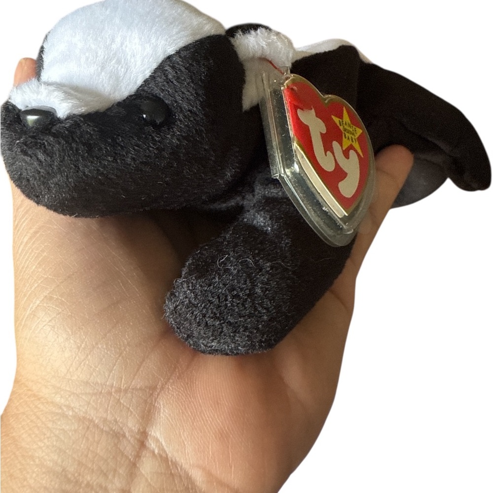 Stinky the Skunk – Ty Beanie Baby 1995 (Retired & Adorable!)